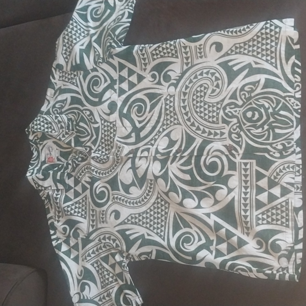 Mens Green Tribal Hawaiian Button Up